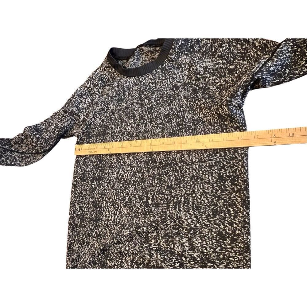 Lululemon S/M black gray marbled crew neck thumb holes long sleeve stretchy - Picture 6 of 9